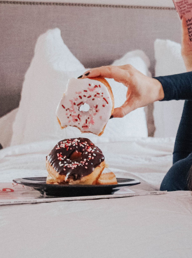valentine's day ideas donuts in bed